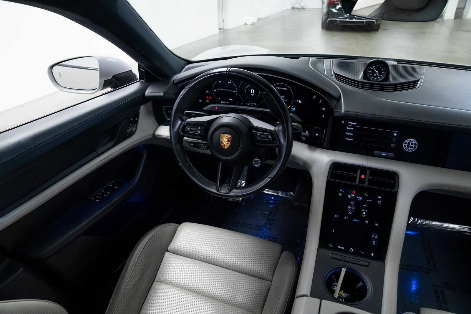 Used 2021 Porsche Taycan 4S w/ Premium Package image 9