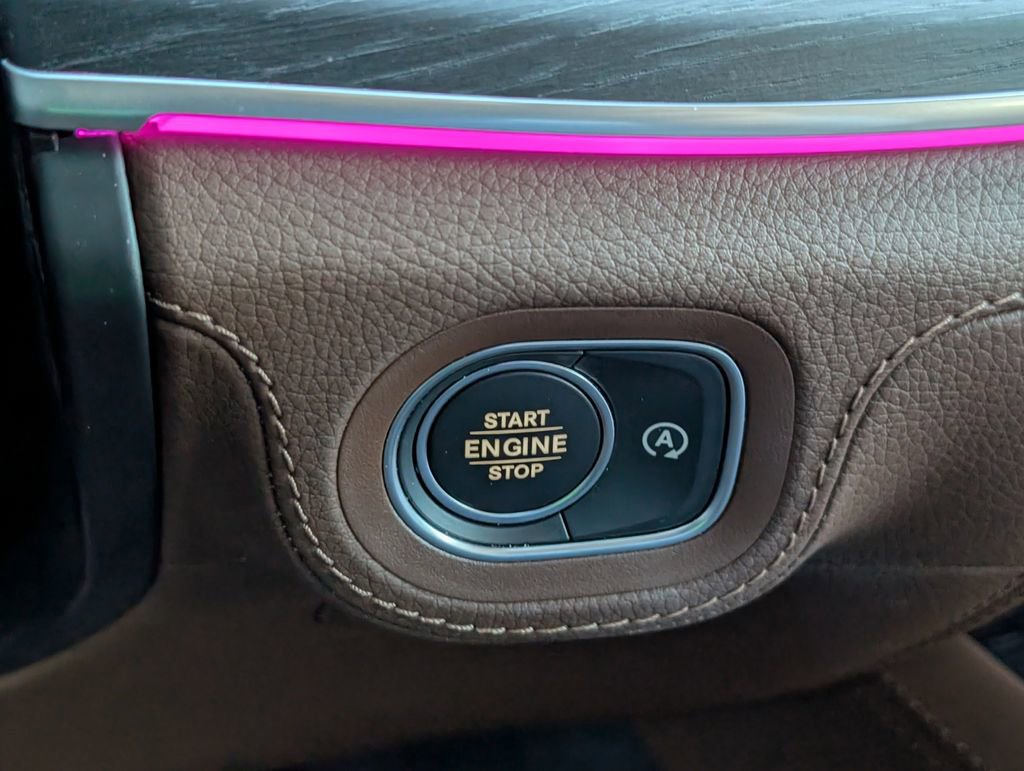 Used 2025 Mercedes-Benz GLS 580 4MATIC image 22