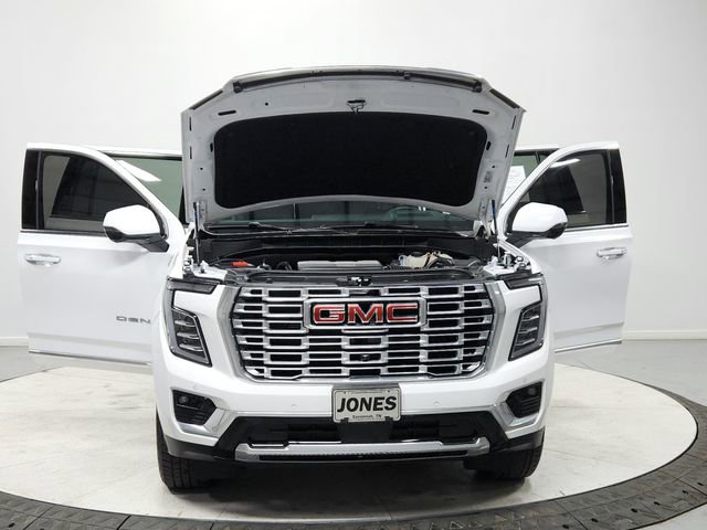 Used 2025 GMC Yukon XL Denali image 10