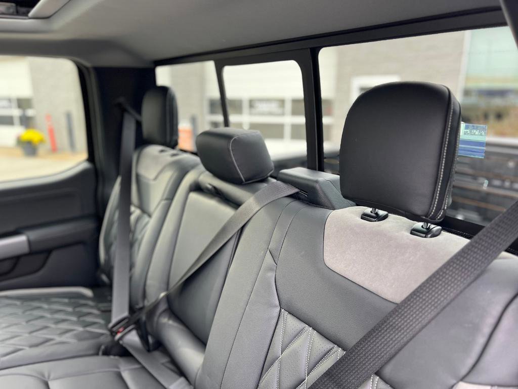 New 2026 Ford F250 Lariat w/ Black Appearance Package image 30