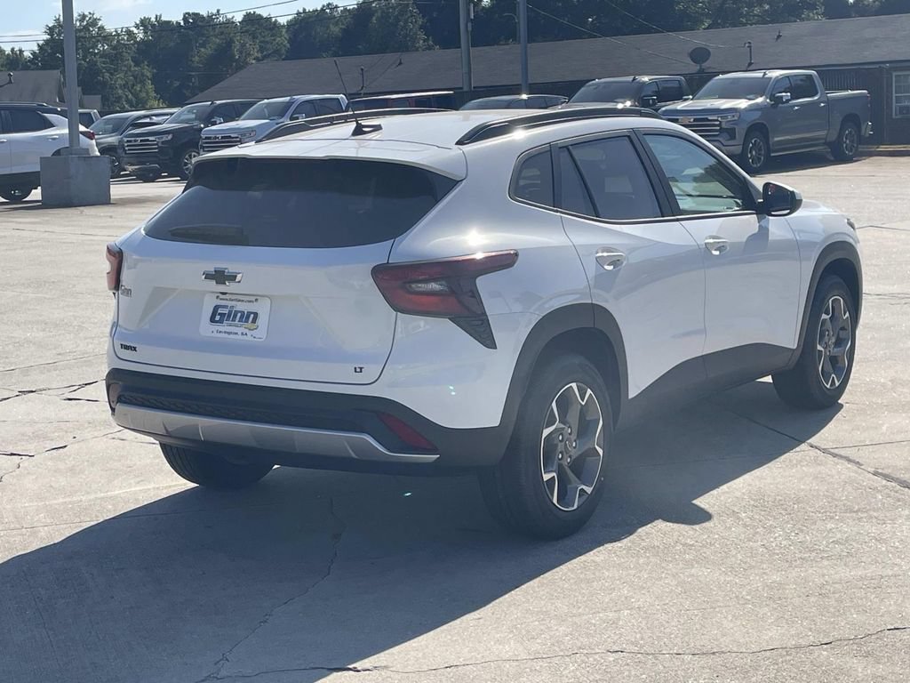 New 2026 Chevrolet Trax LT w/ Sunroof Package FWD image 4