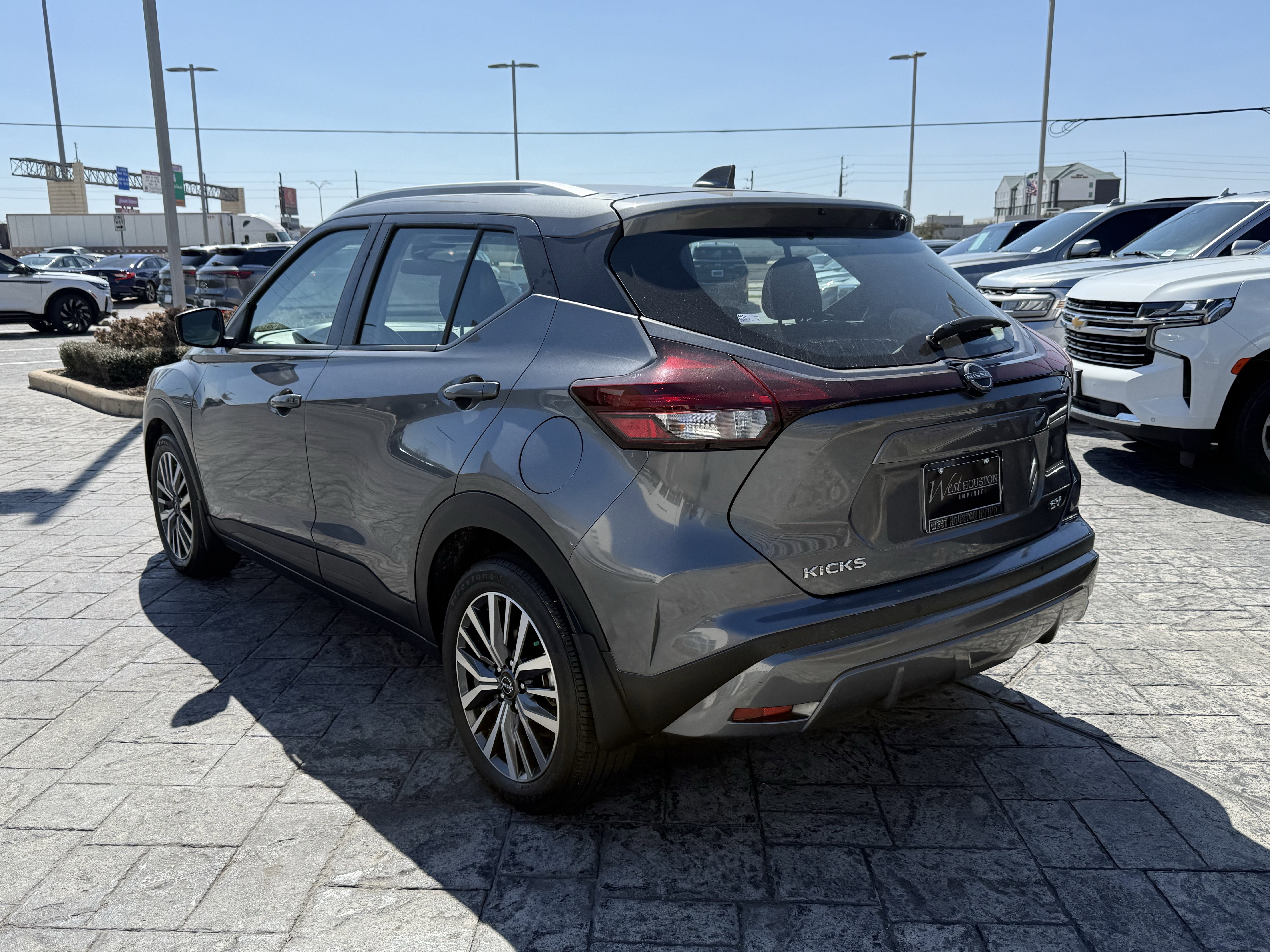 Used 2024 Nissan Kicks SV image 5