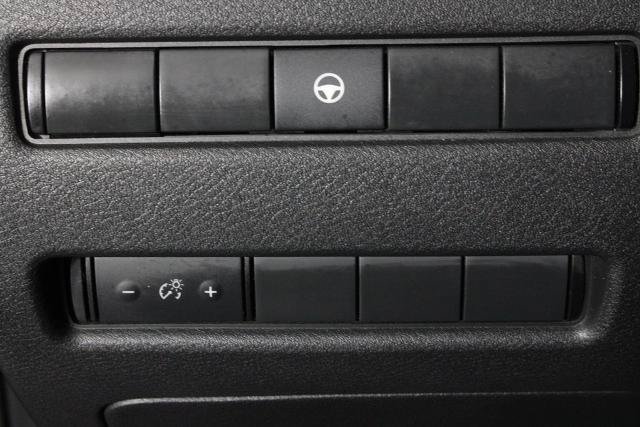 Certified 2022 Nissan Rogue SV FWD image 24