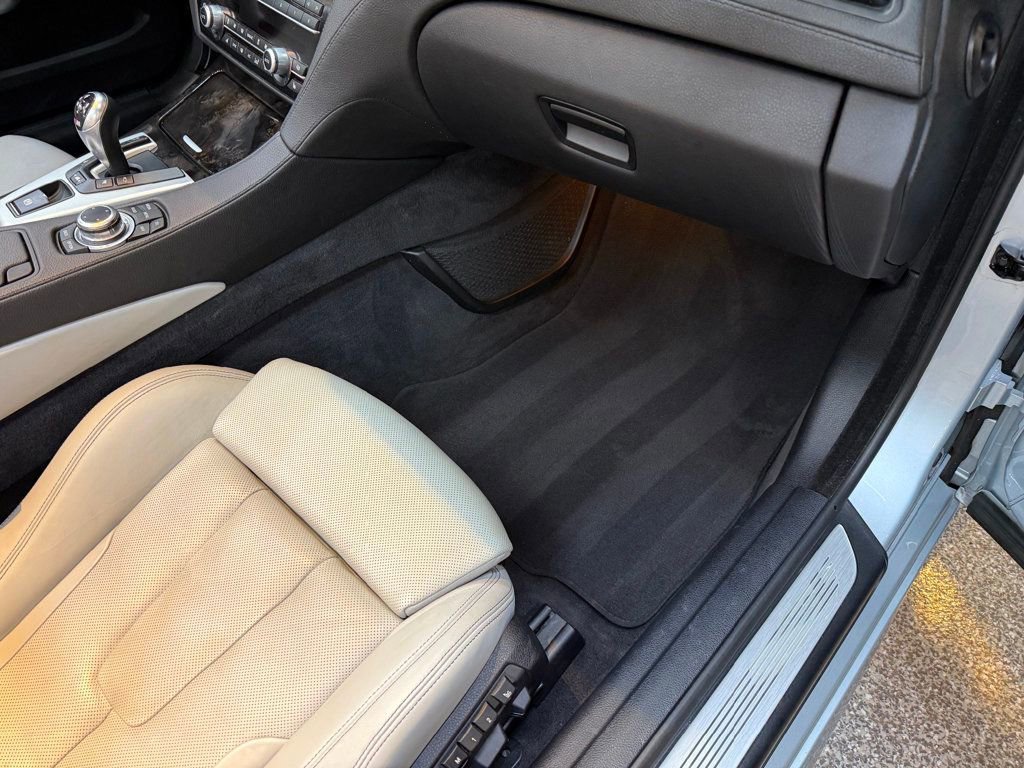 Used 2014 BMW M6 Convertible image 37