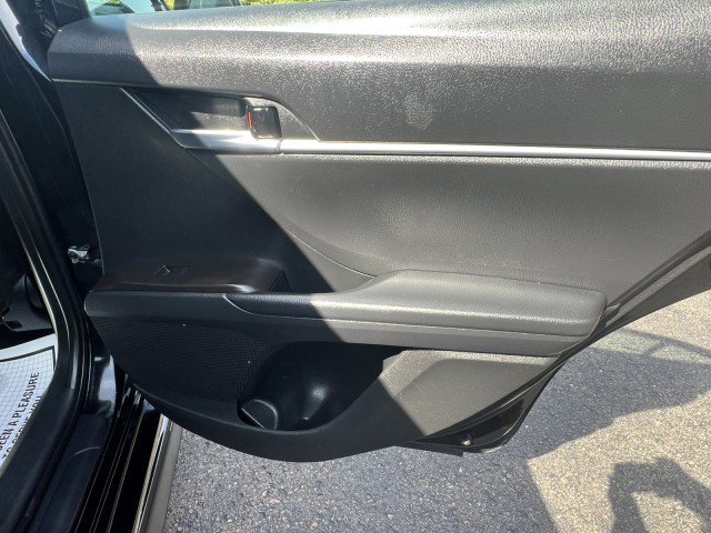 Used 2023 Toyota Camry SE image 10