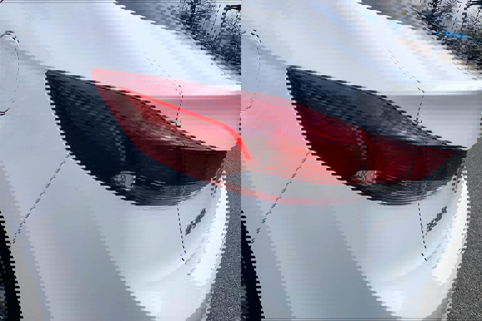 Used 2017 Hyundai Elantra Value Edition w/ Cargo Package image 29