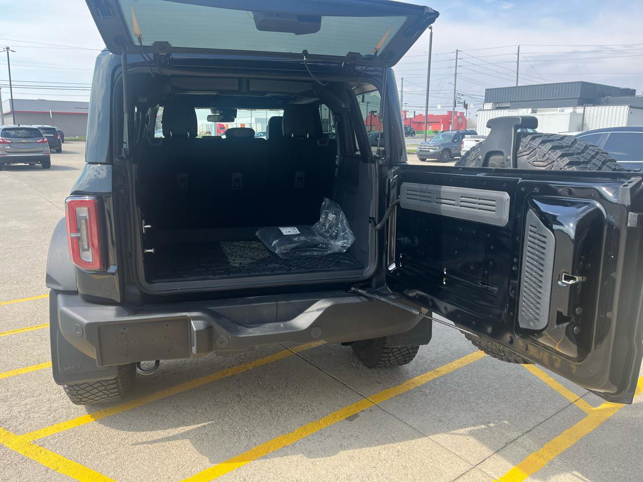 Used 2024 Ford Bronco Wildtrak image 11