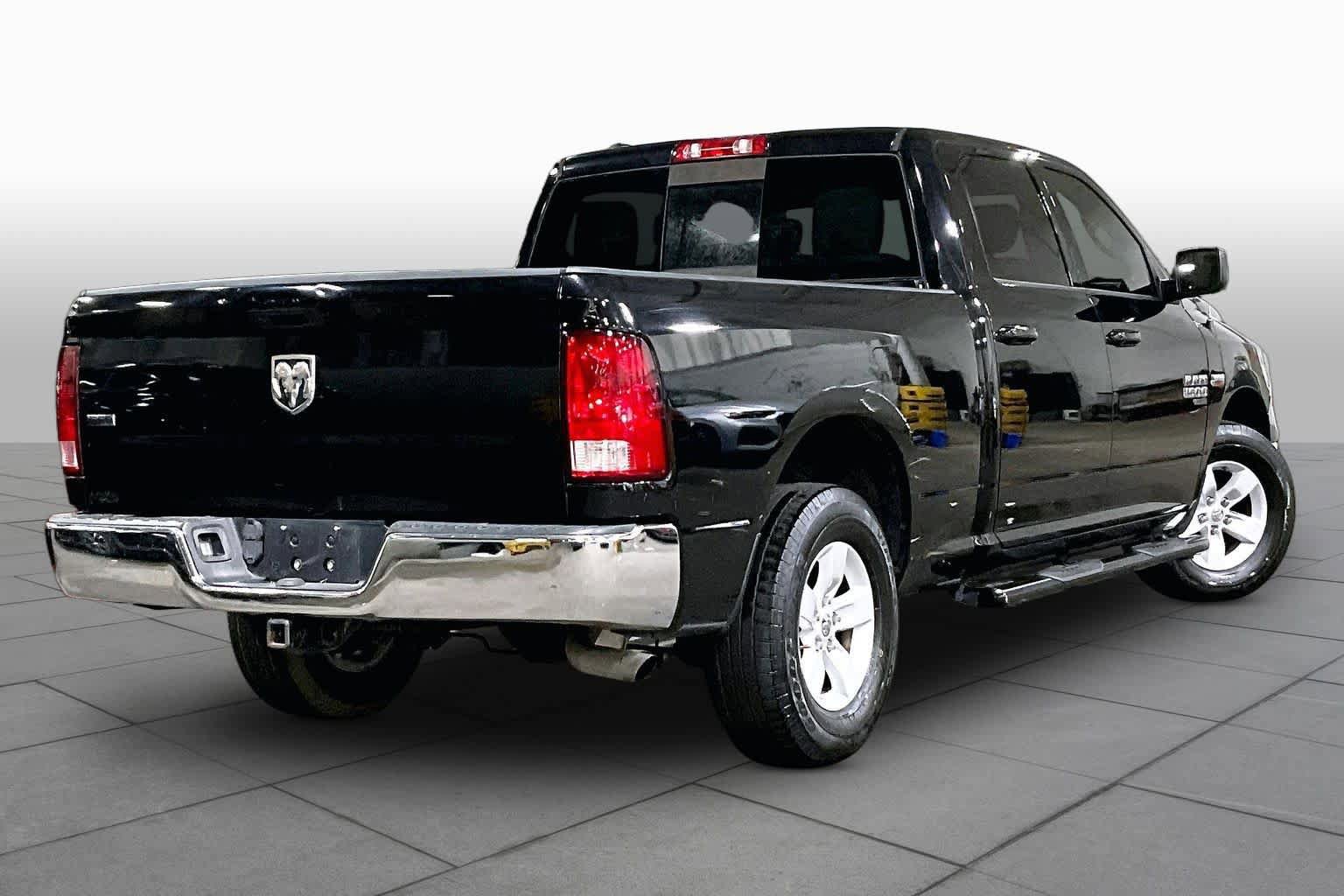 Used 2019 RAM 1500 Classic SLT RWD image 13