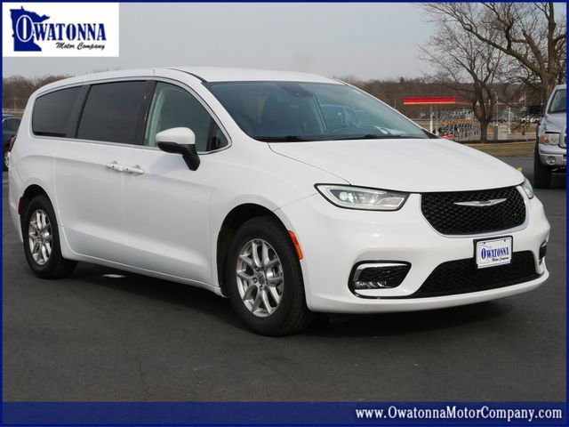 Used 2023 Chrysler Pacifica Touring-L image 1