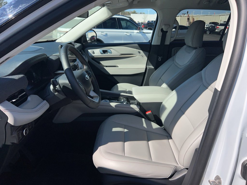Used 2026 Ford Explorer Active w/ Active Comfort Package image 13