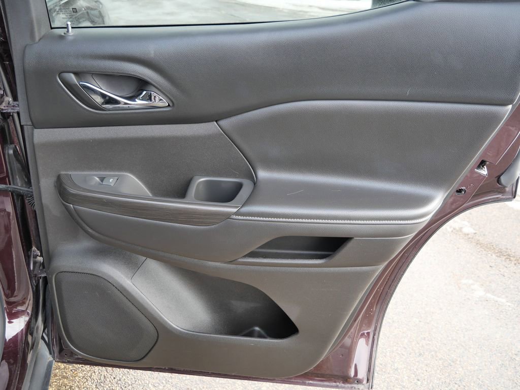 Used 2017 GMC Acadia SLT image 18