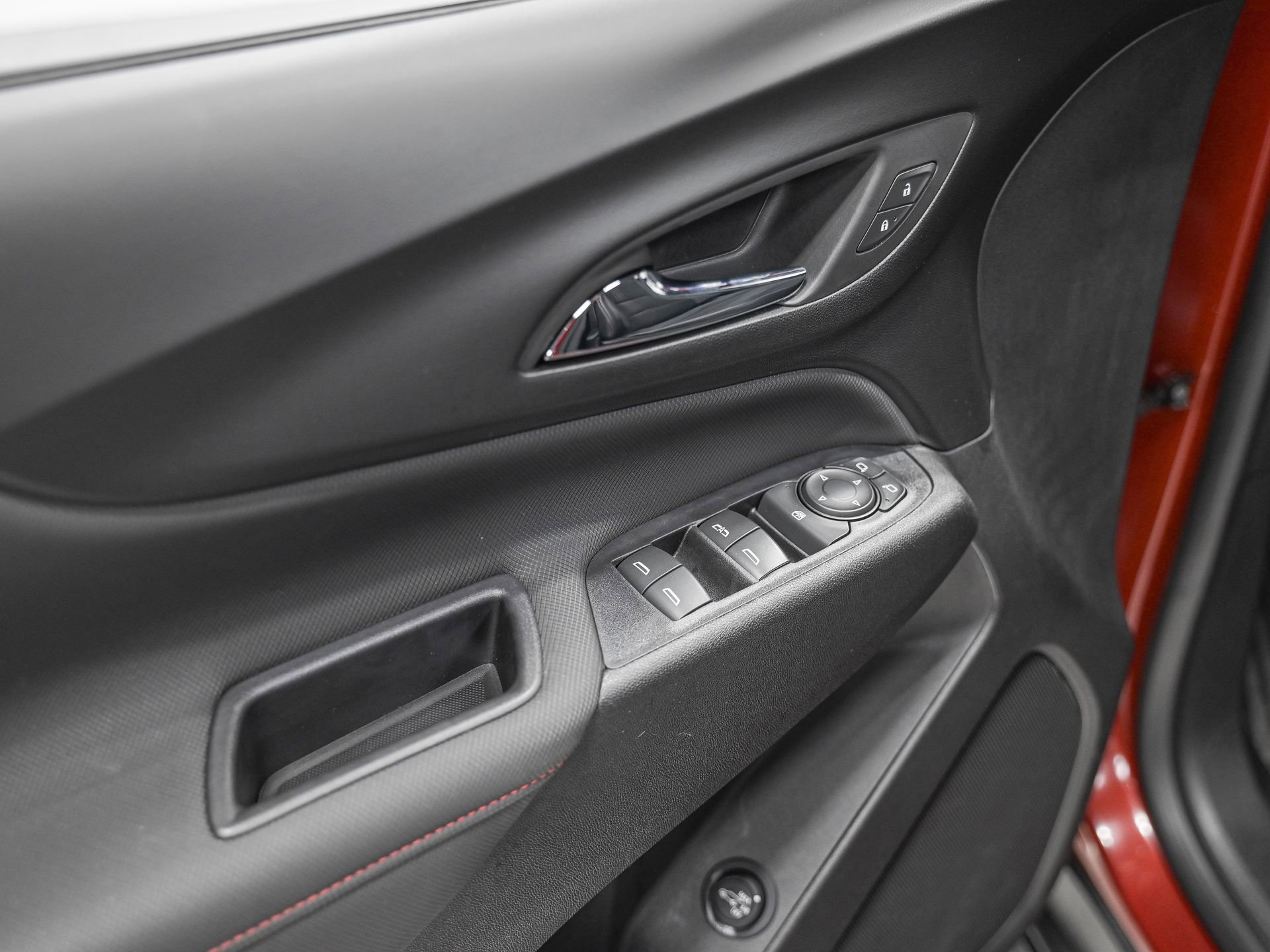 Used 2023 Chevrolet Equinox RS w/ RS Leather Package image 13