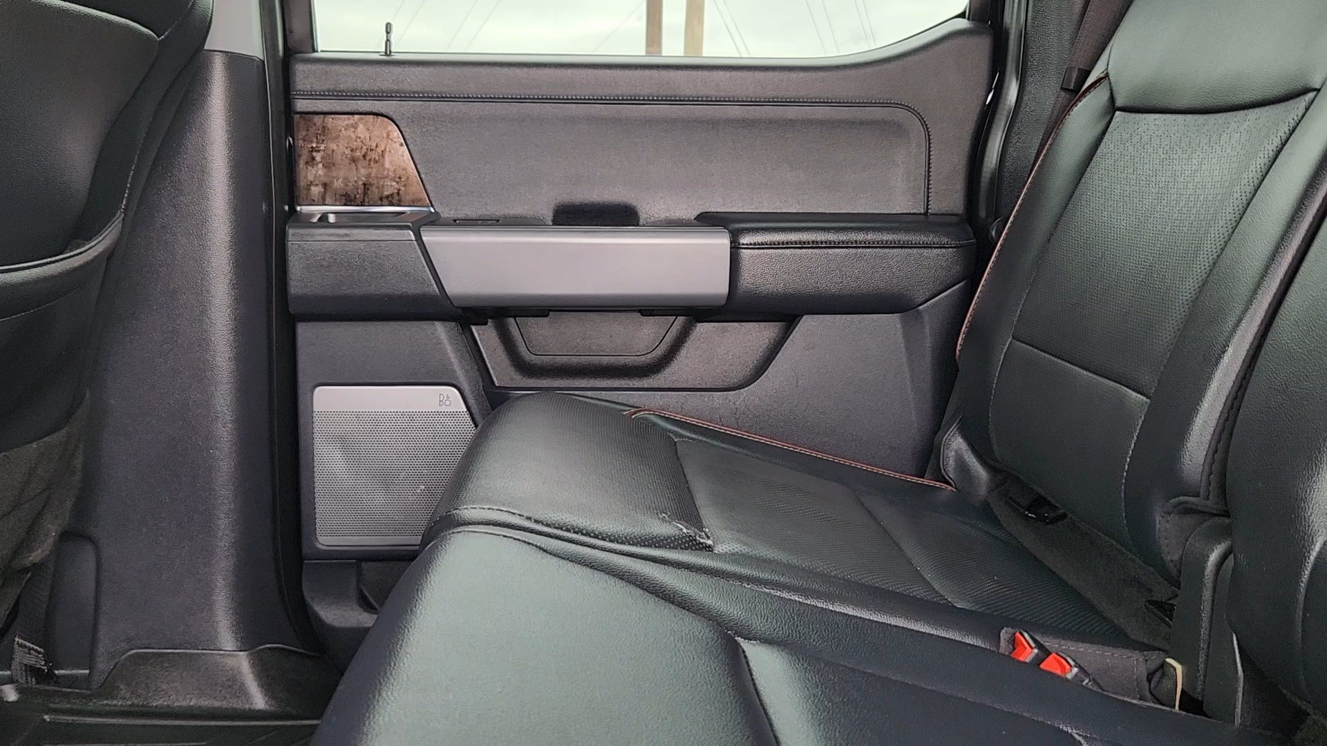 Used 2024 Ford F350 Lariat w/ Lariat Ultimate Package AWD/4WD image 15