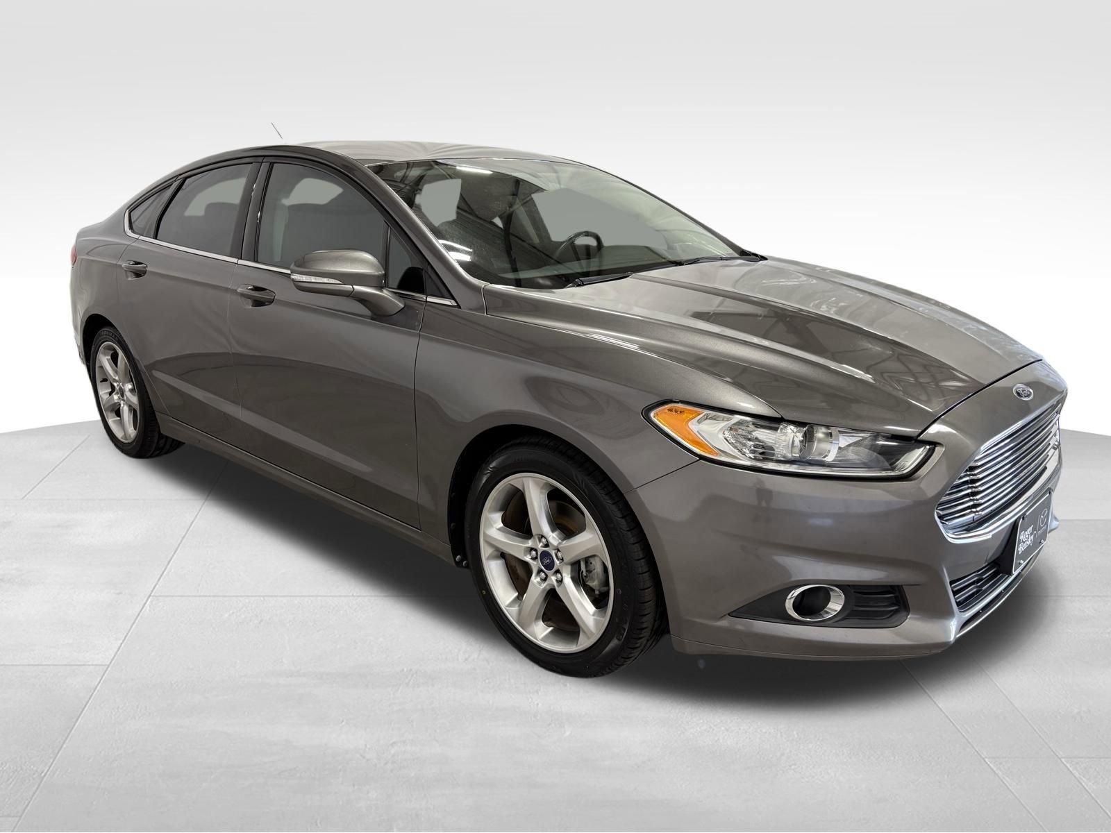 Used 2013 Ford Fusion SE image 3