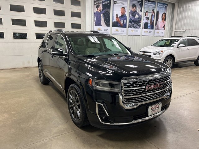 Used 2023 GMC Acadia Denali image 4