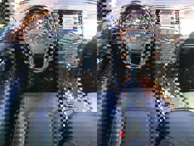 Used 2020 Nissan Armada Platinum image 12