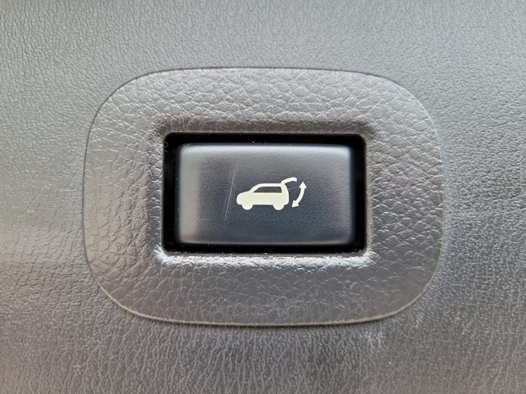 Used 2020 Nissan Armada SL w/ Premium Package AWD/4WD image 12