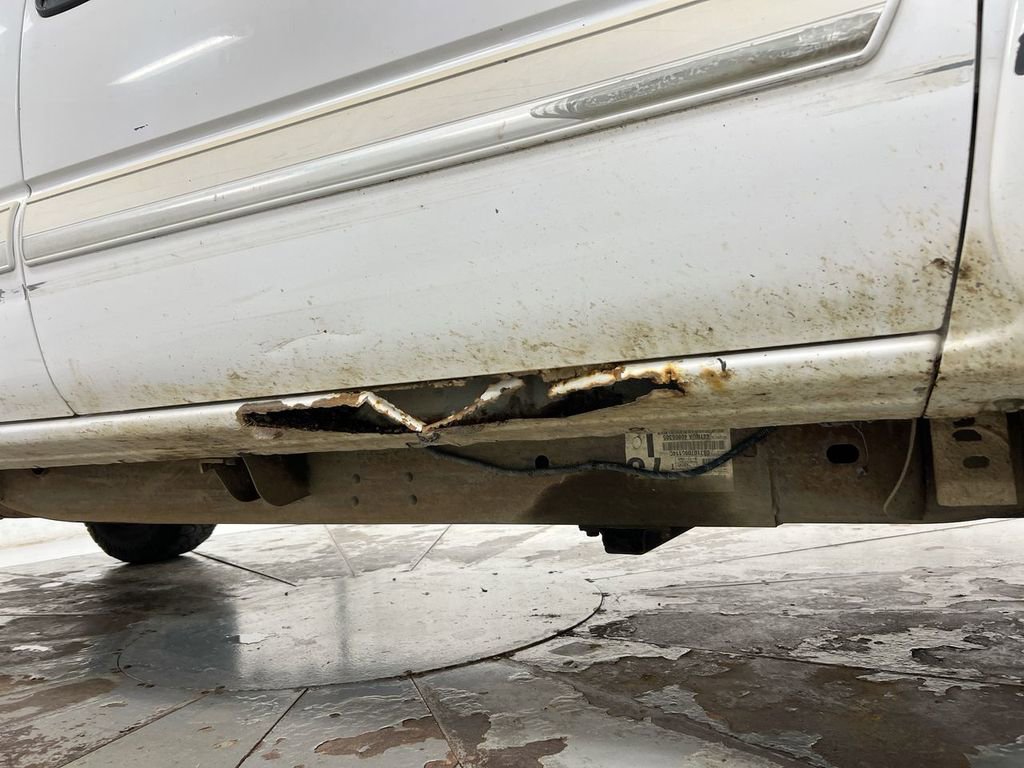 Used 2003 Chevrolet Silverado 2500 LS AWD/4WD image 31