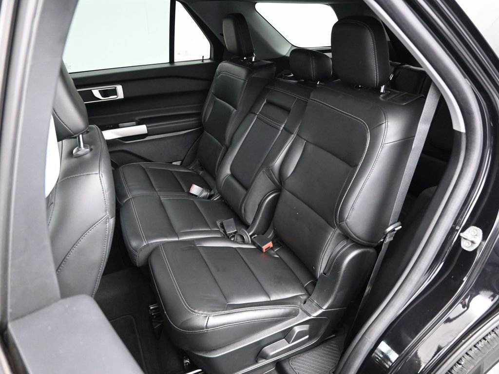 Used 2022 Ford Explorer XLT w/ Equipment Group 202A image 21