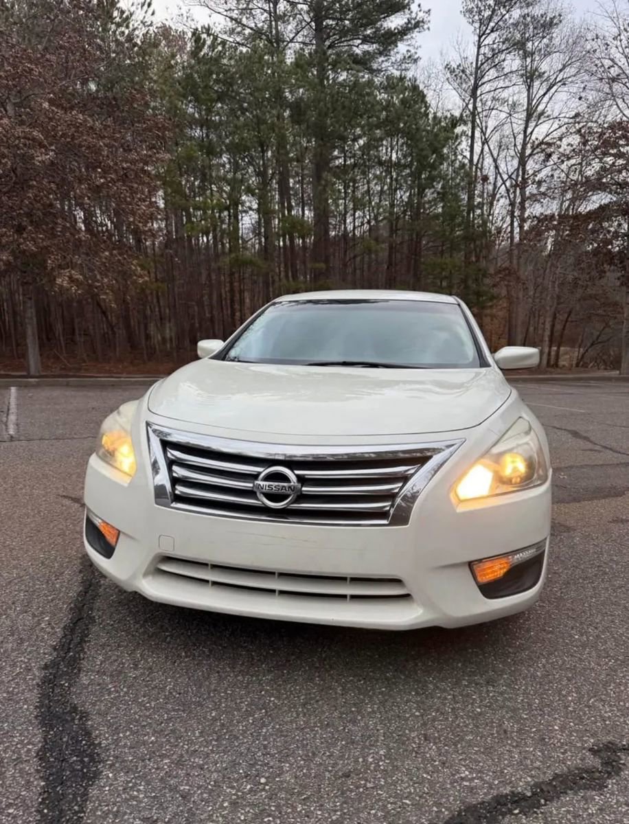 Used 2015 Nissan Altima 2.5 S w/ Power Driver Seat Package FWD image 2