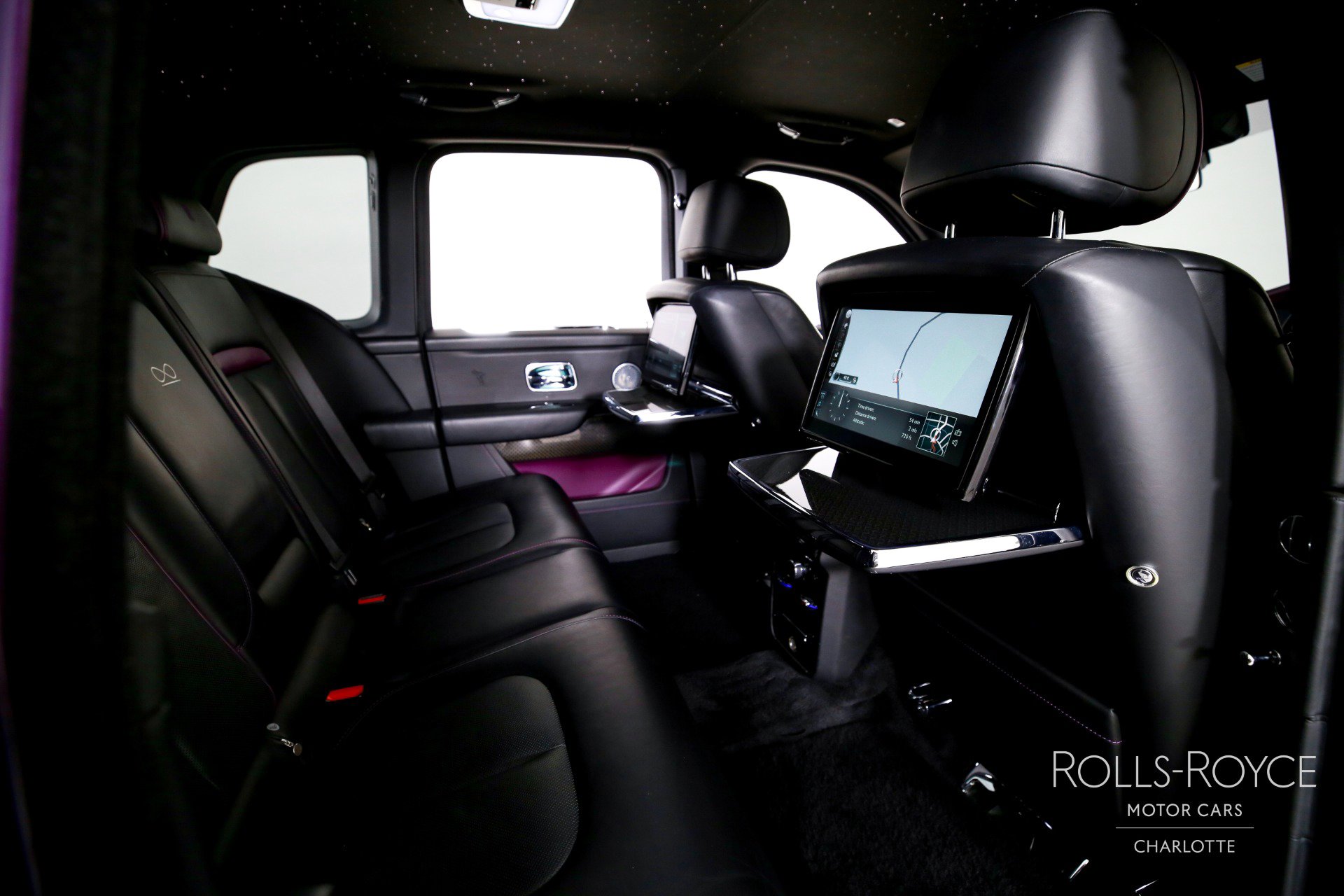 Used 2020 Rolls-Royce Cullinan Black Badge image 30