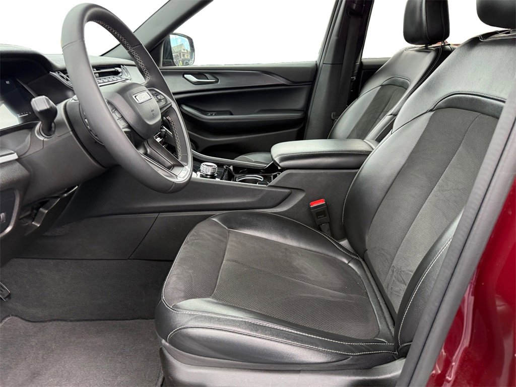 Certified 2023 Jeep Grand Cherokee L Altitude image 9