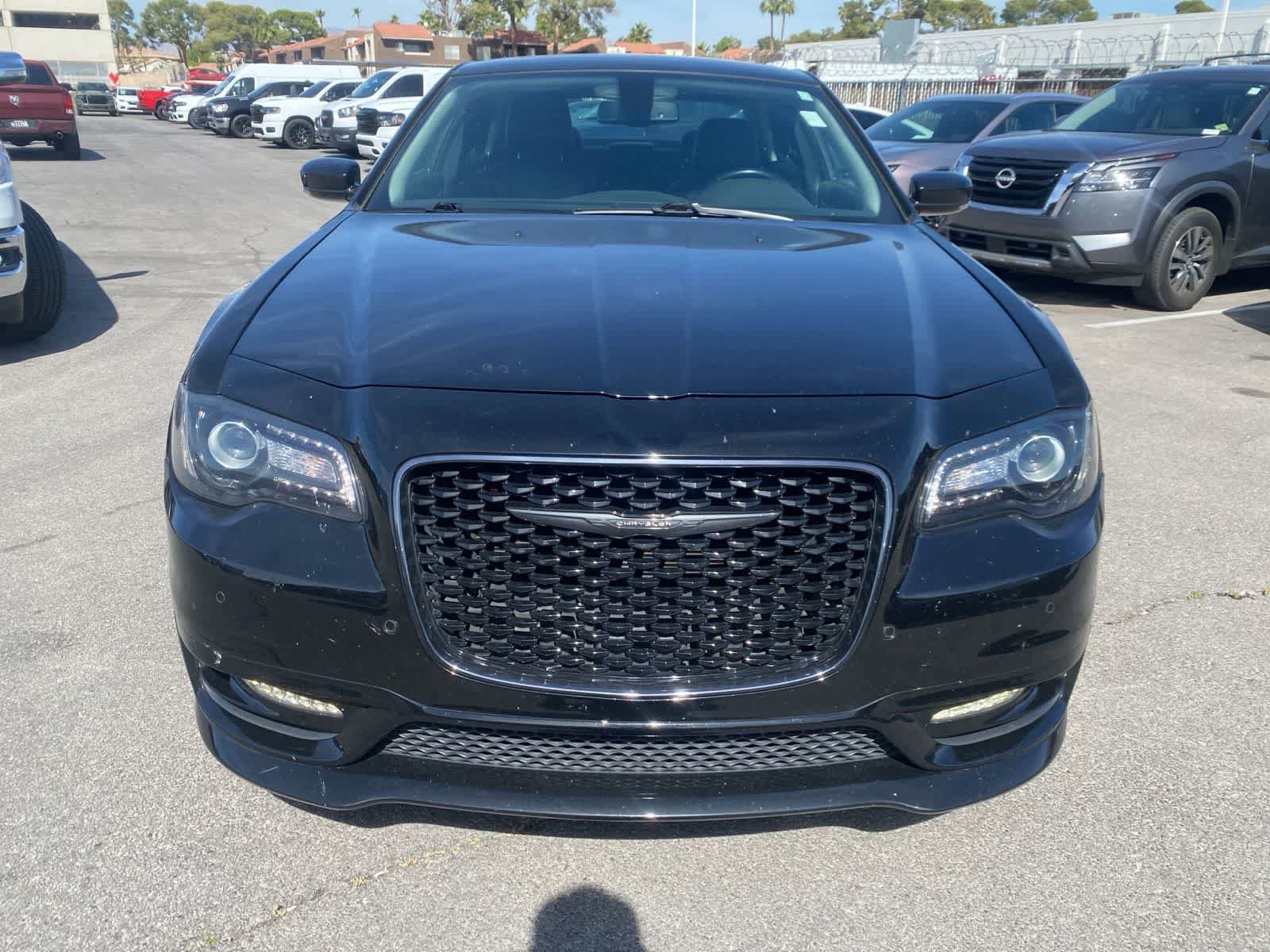Used 2022 Chrysler 300 Touring L w/ Popular Equipment Group RWD image 2