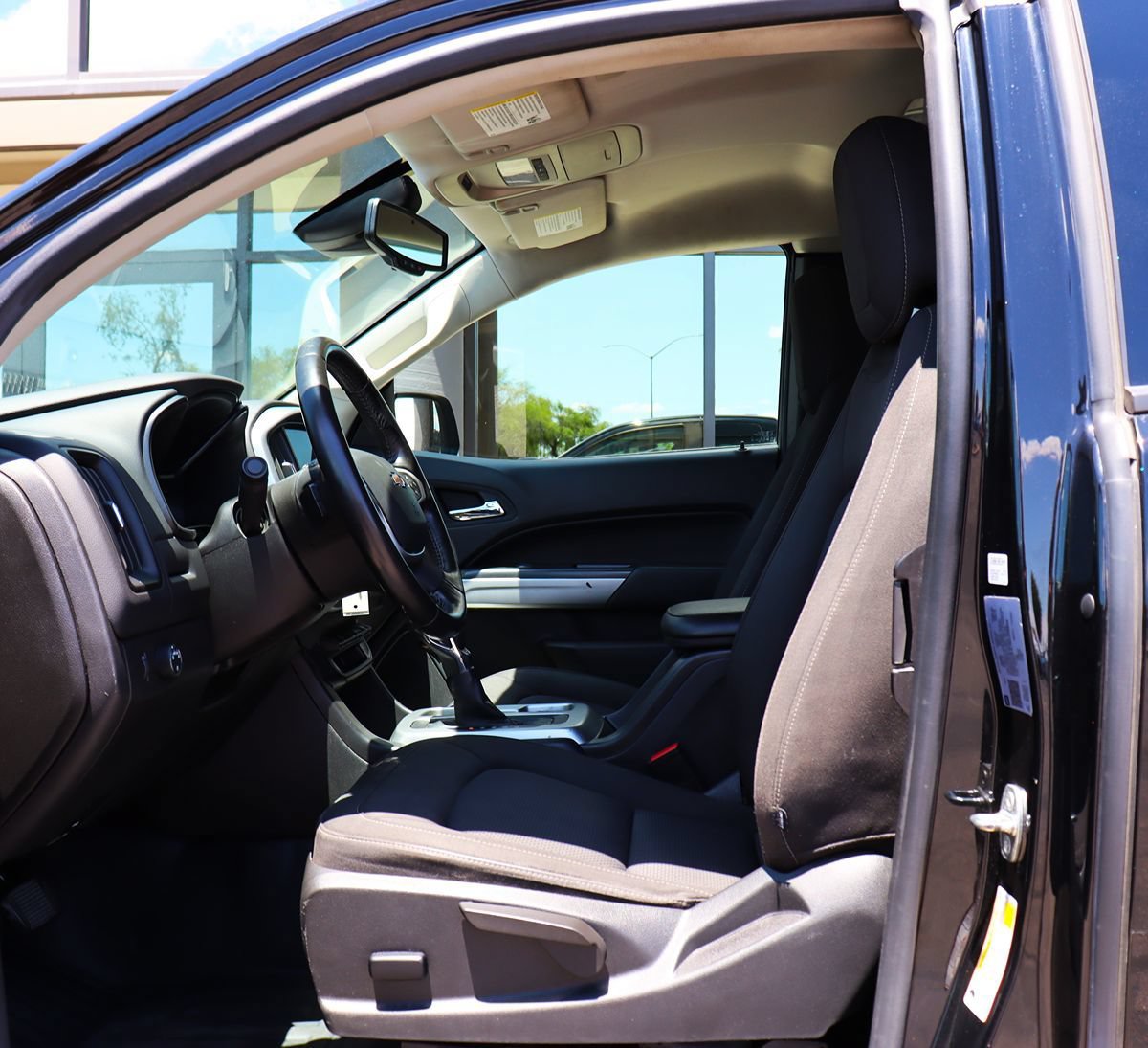 Used 2022 Chevrolet Colorado LT w/ Fleet Safety Package RWD image 31