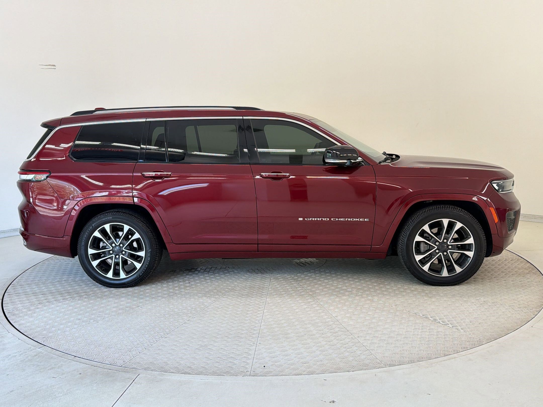 Used 2022 Jeep Grand Cherokee L Overland w/ Luxury Tech Group IV image 8