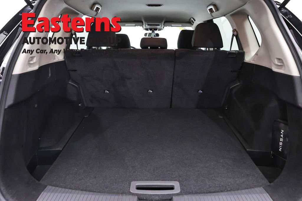 Used 2023 Nissan Rogue S AWD/4WD image 9