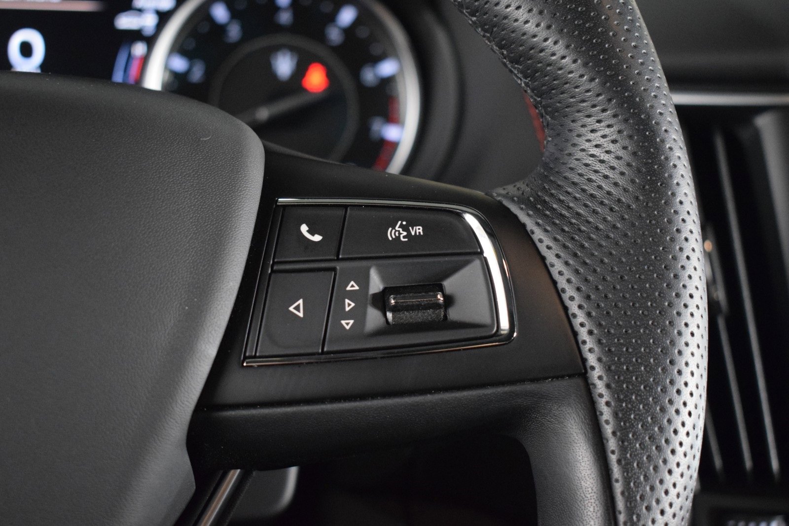 Certified 2022 Maserati Levante GT image 28