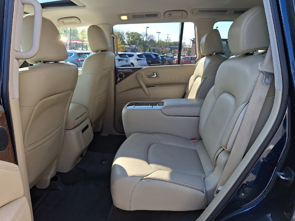 Used 2017 INFINITI QX80 4WD w/ Driver Assistance Package image 10