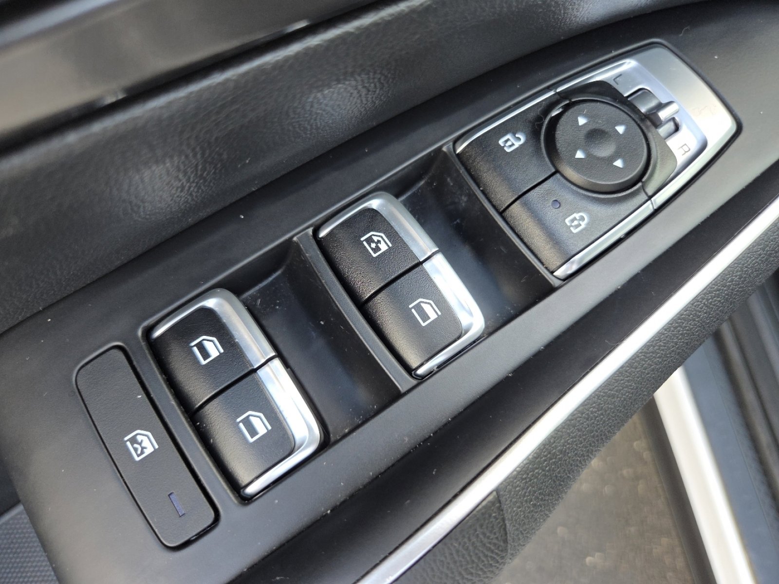 Used 2022 Kia Sorento LX FWD image 28