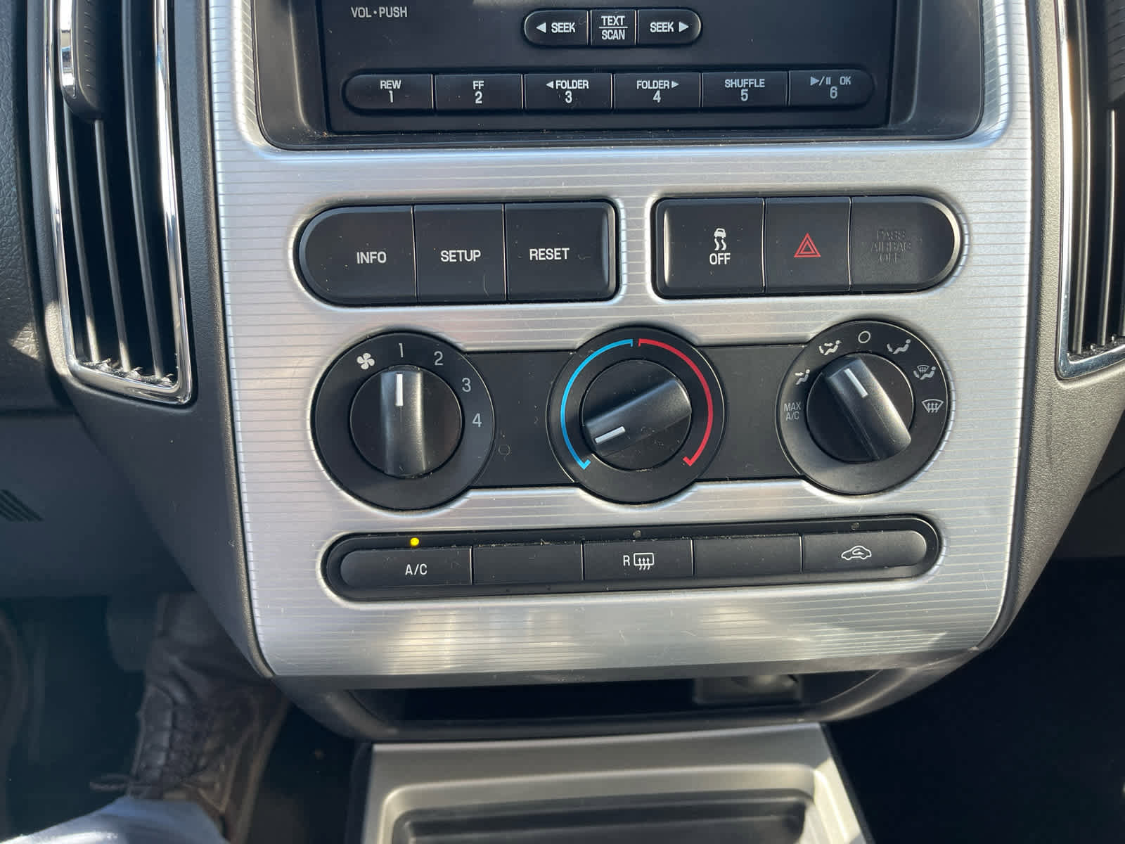 Used 2010 Ford Edge SEL AWD/4WD image 13