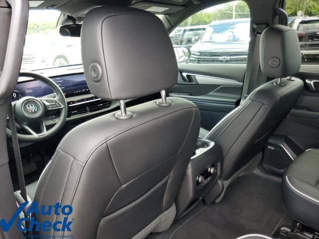 Used 2025 Buick Enclave Preferred FWD image 13