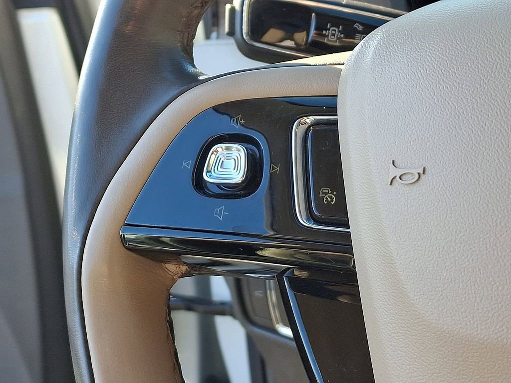 Used 2022 Lincoln Corsair Reserve w/ Equipment Group 201A image 23