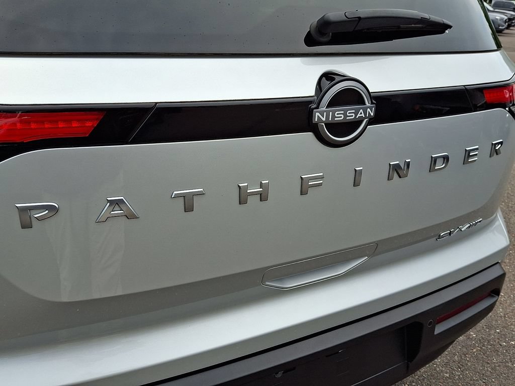 Used 2024 Nissan Pathfinder SV AWD/4WD image 30