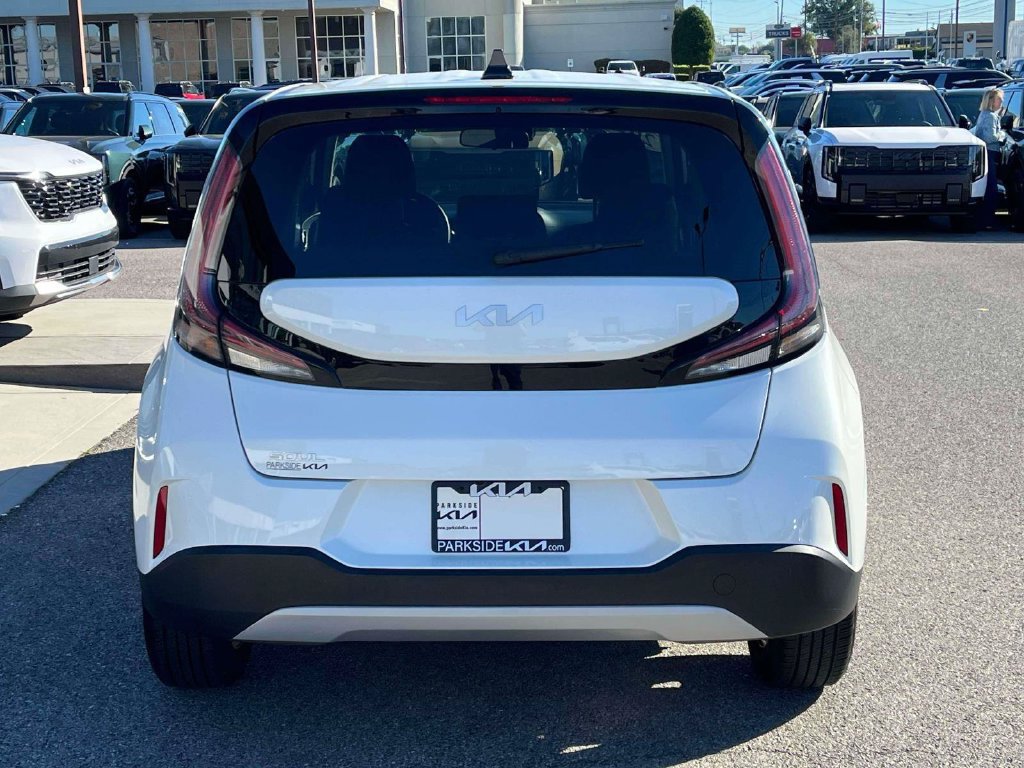 Used 2023 Kia Soul LX w/ LX Technology Package FWD image 26