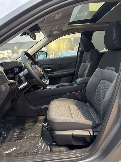 New 2026 Nissan Kicks SV w/ SV Premium Package image 8