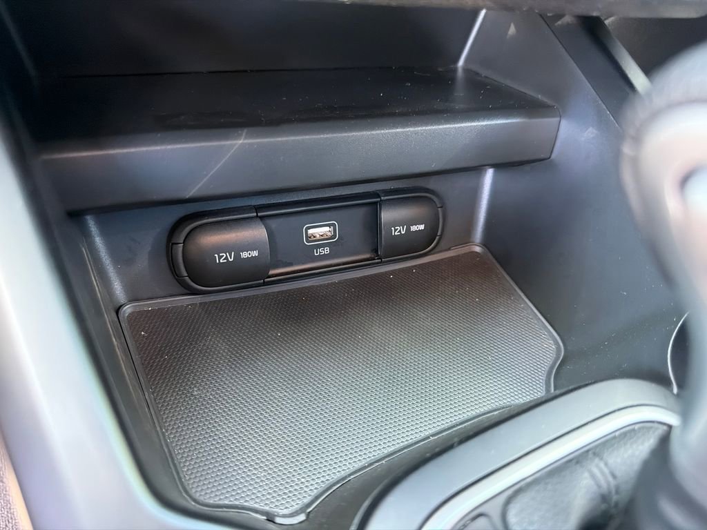 Used 2023 Kia Soul LX w/ LX Technology Package FWD image 28