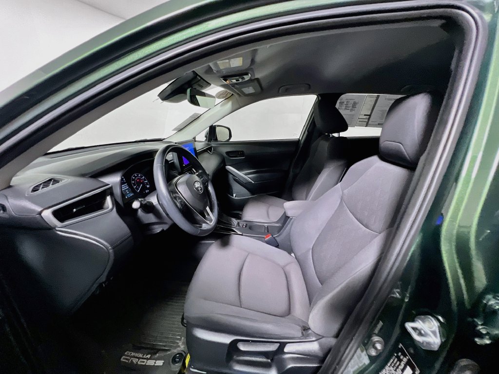 Used 2024 Toyota Corolla Cross LE FWD image 12