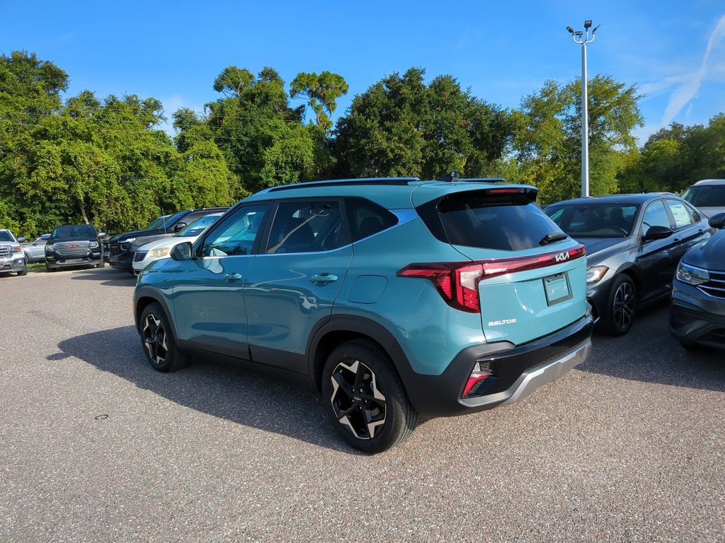 Used 2024 Kia Seltos EX FWD image 3