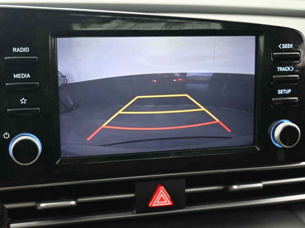 Used 2022 Hyundai Elantra SEL w/ Convenience + Premium Package FWD image 18