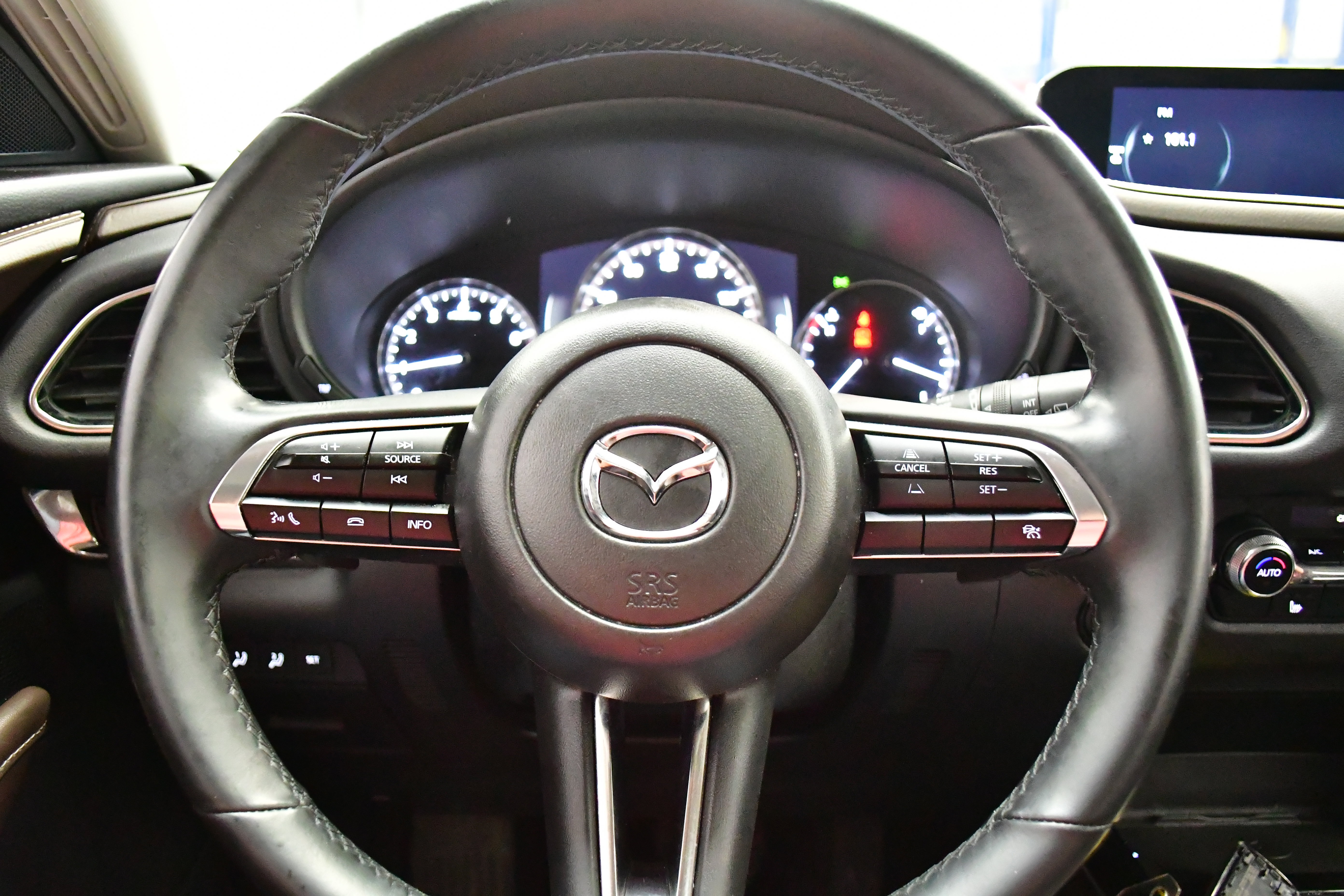 Used 2024 MAZDA CX-30 AWD 2.5 S w/ Premium Package image 39