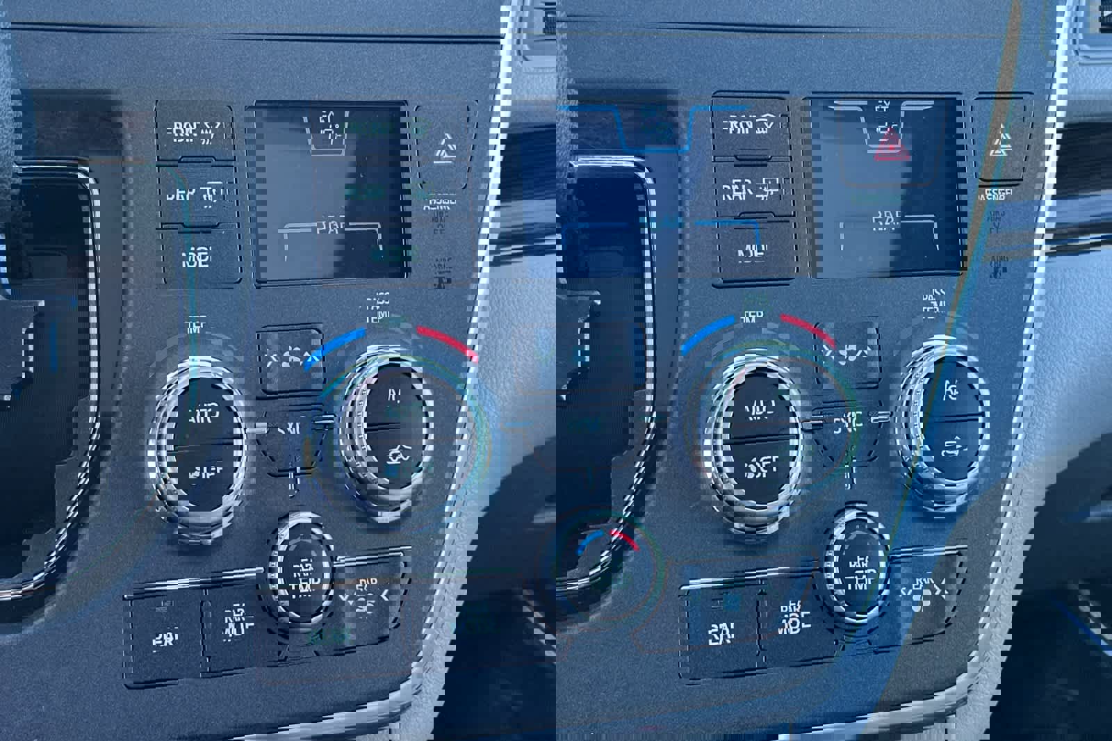 Used 2015 Toyota Sienna XLE Premium image 24