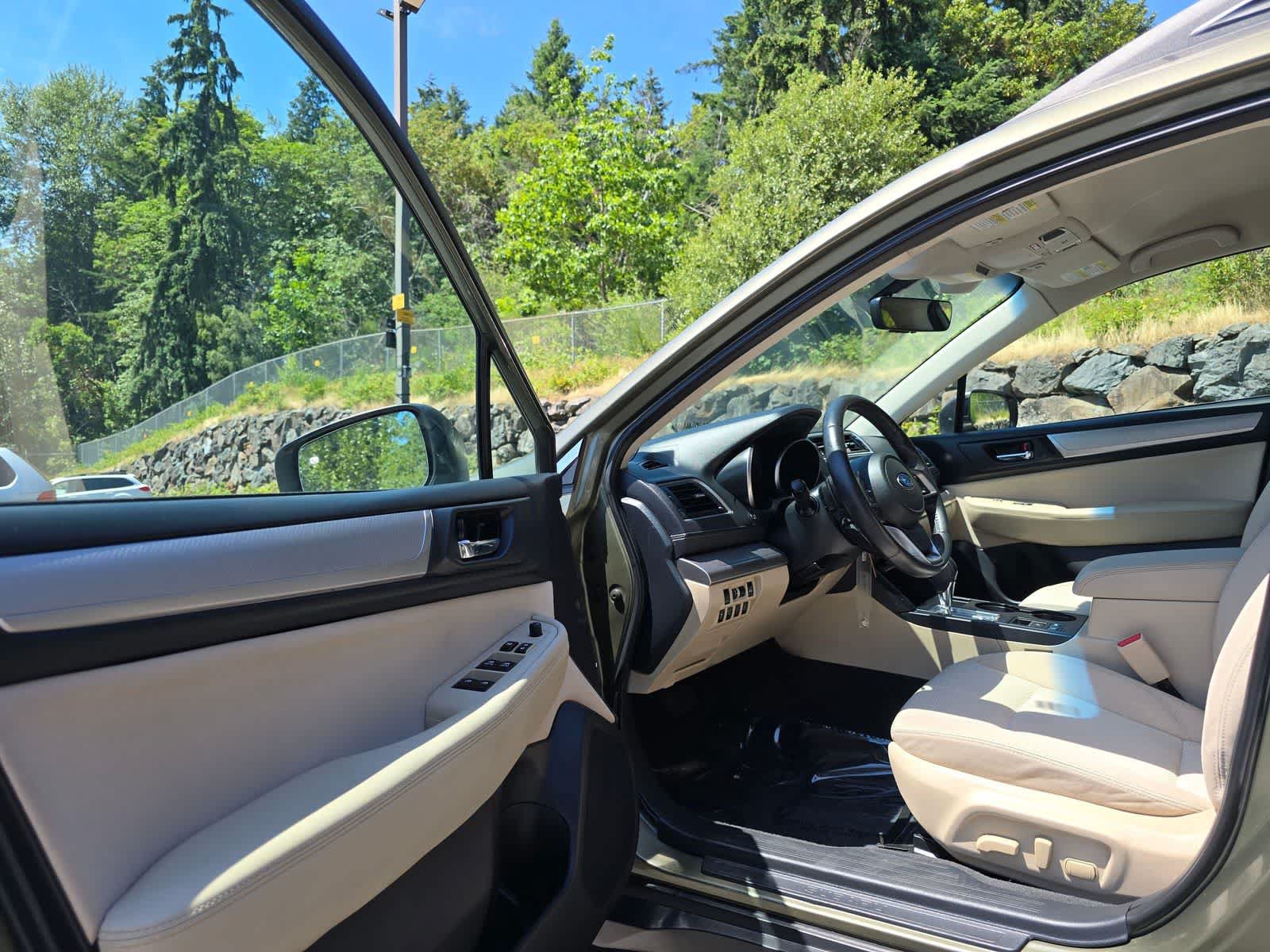 Used 2019 Subaru Outback 2.5i Premium AWD/4WD image 18