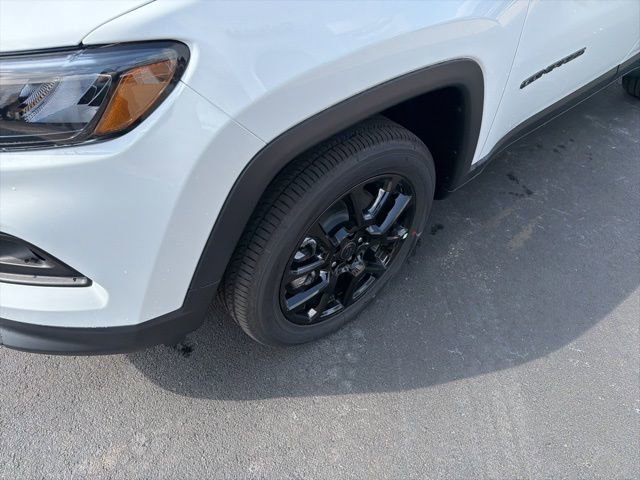 New 2026 Jeep Compass Latitude image 4