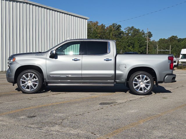 Used 2026 Chevrolet Silverado 1500 High Country w/ High Country Premium Package AWD/4WD image 2