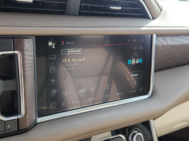 Used 2022 GMC Yukon Denali w/ Denali Premium Package AWD/4WD image 17