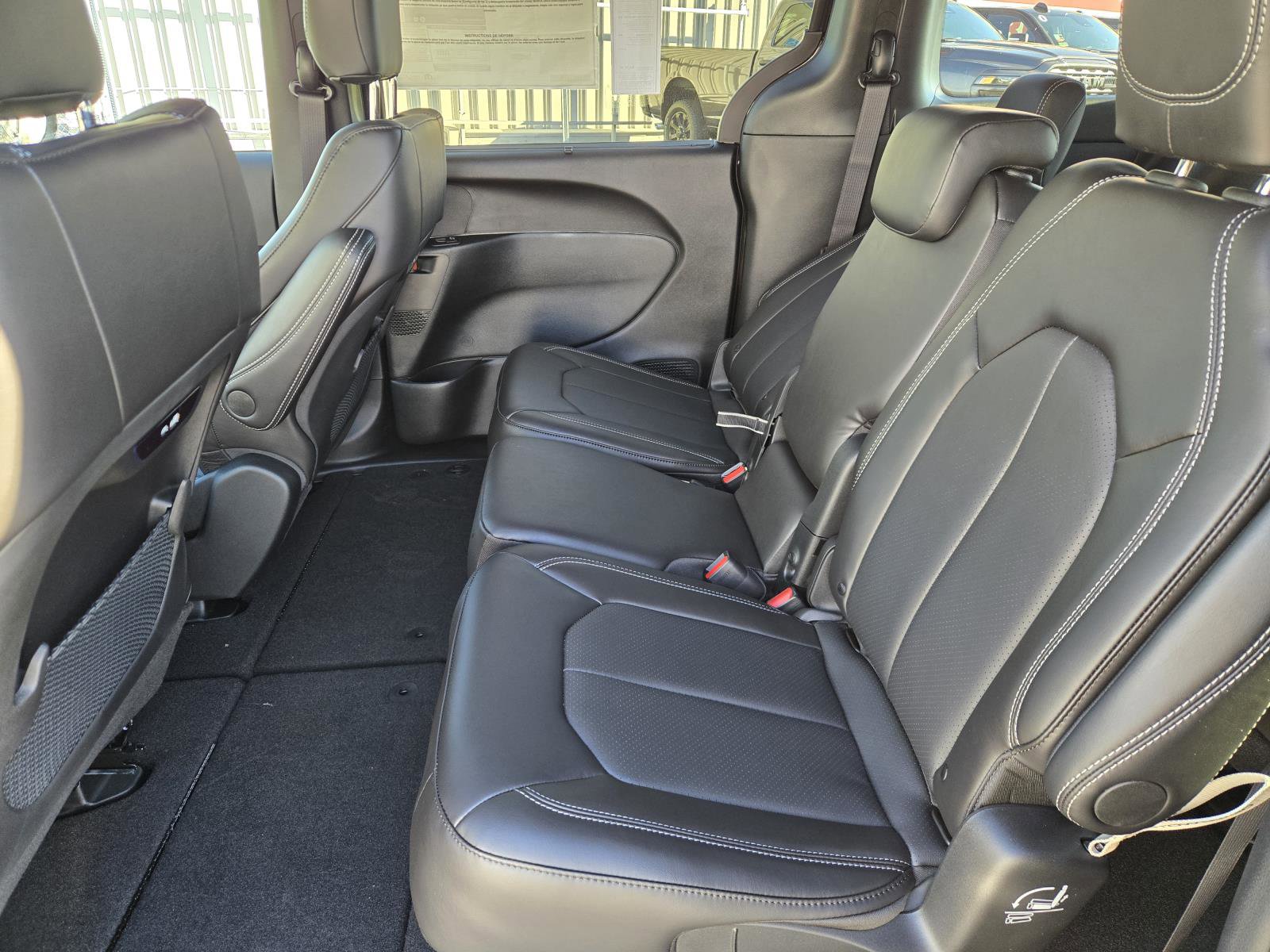 New 2026 Chrysler Pacifica Select w/ S Appearance Package image 26